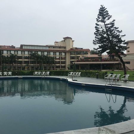 Hotel Mountview Чандігарх Екстер'єр фото