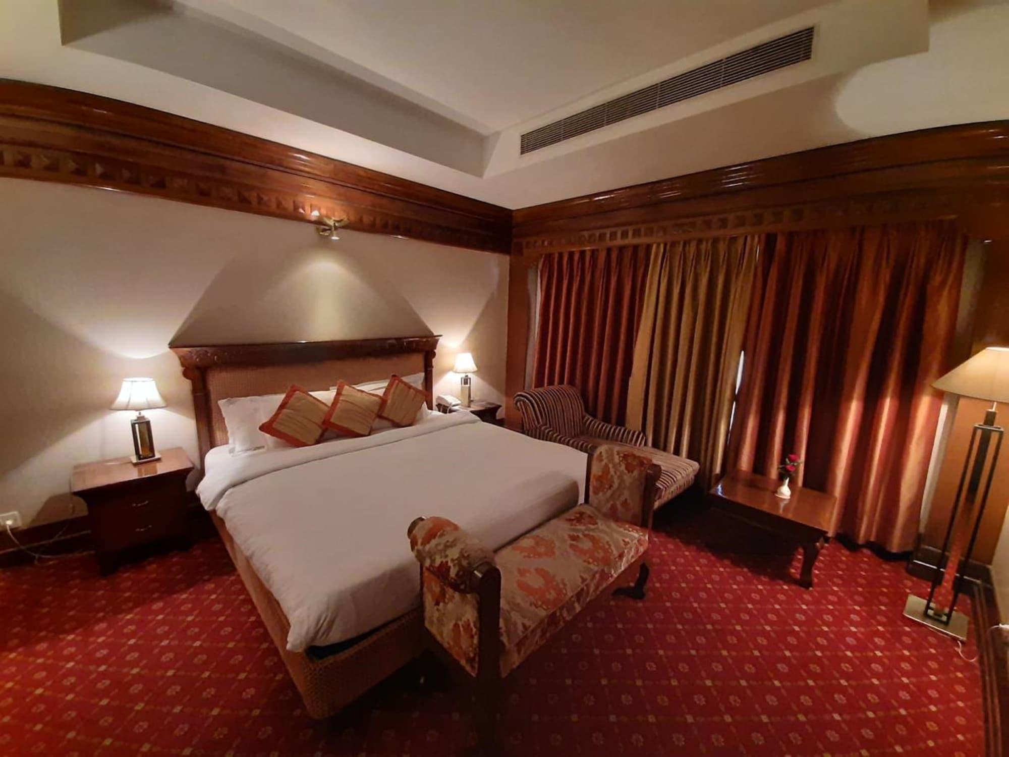 Hotel Mountview Чандігарх Екстер'єр фото