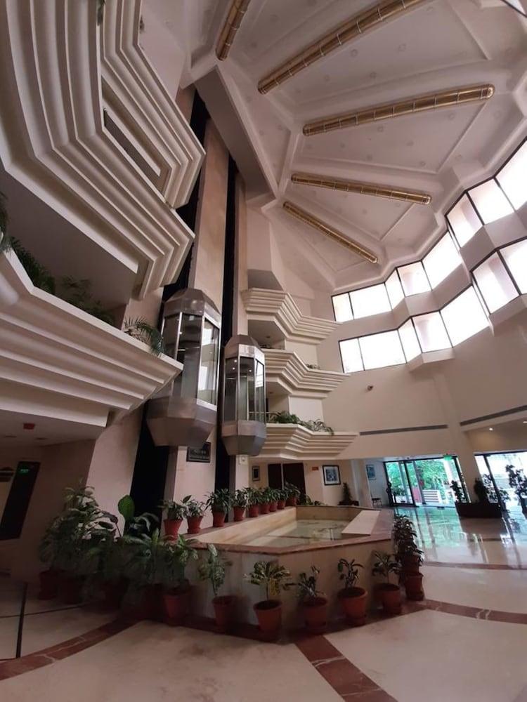 Hotel Mountview Чандігарх Екстер'єр фото
