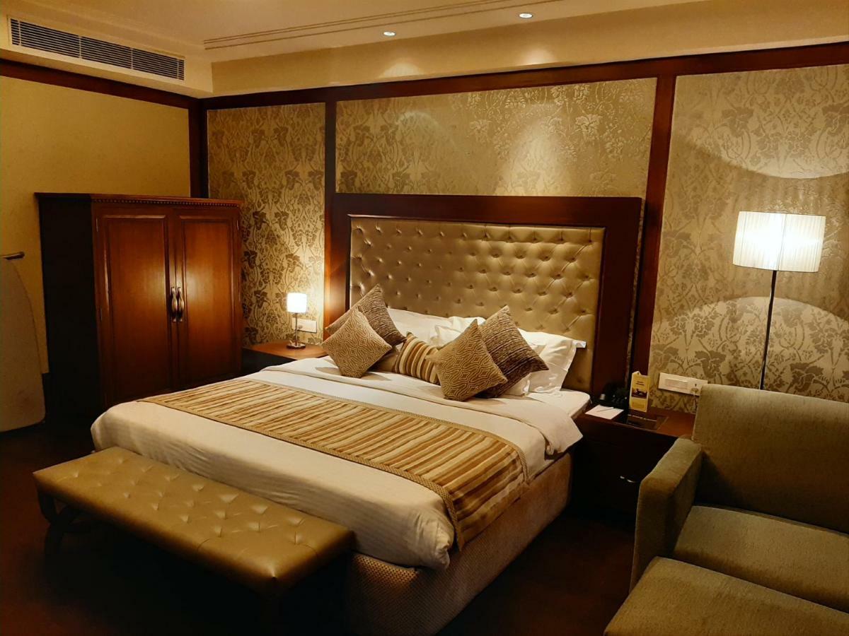 Hotel Mountview Чандігарх Екстер'єр фото